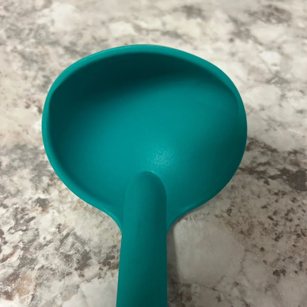 Tupperware Soup Ladle OS Teal Green 3188C-2 Plastic Kitchen Utensil USA